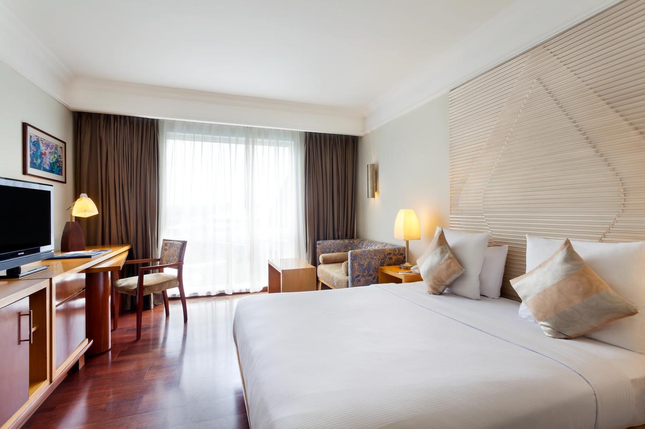Novotel Semarang Exterior foto